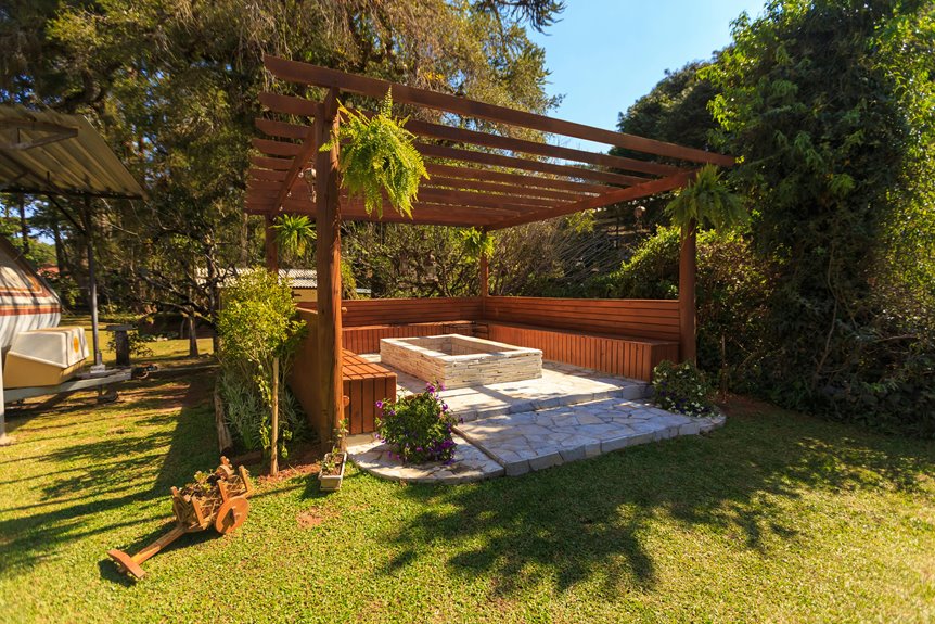 comparison pergola vs gazebo differences